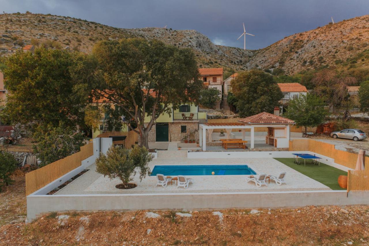 Vuki Villa